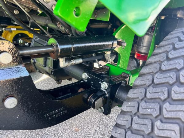 2018 JOHN DEERE 1575 FRONT MOWER, 72″ Flex Deck CAB - Image 17