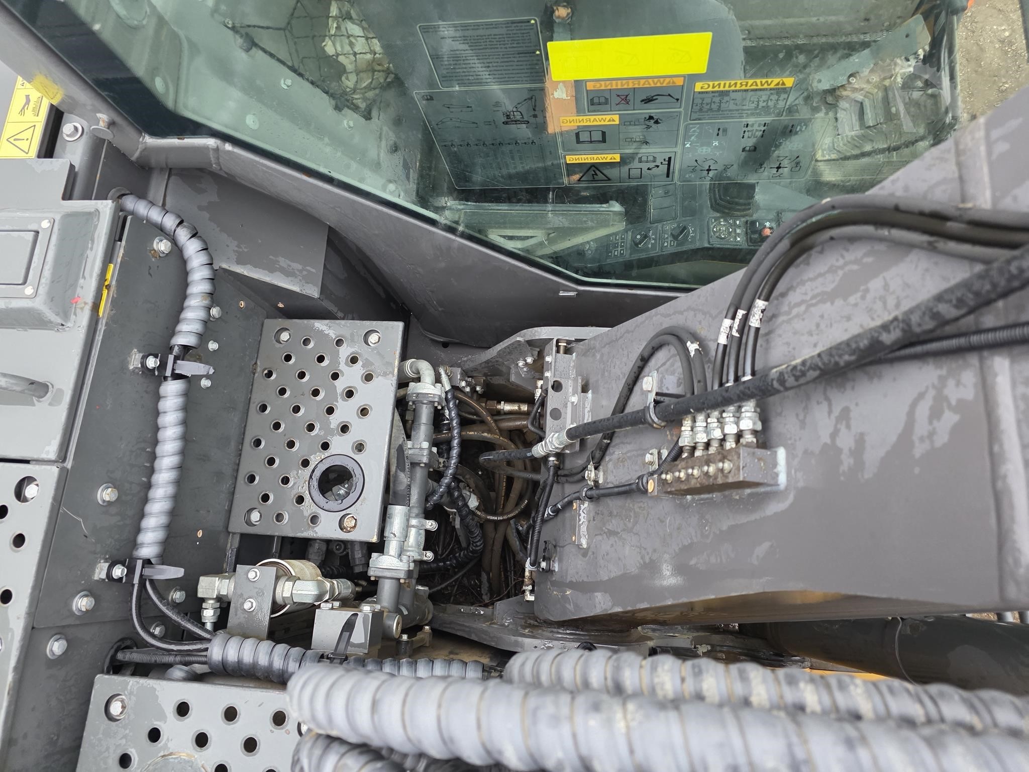 2020 Volvo ECR145EL Crawler Excavators Hours: 2,153 - Image 9