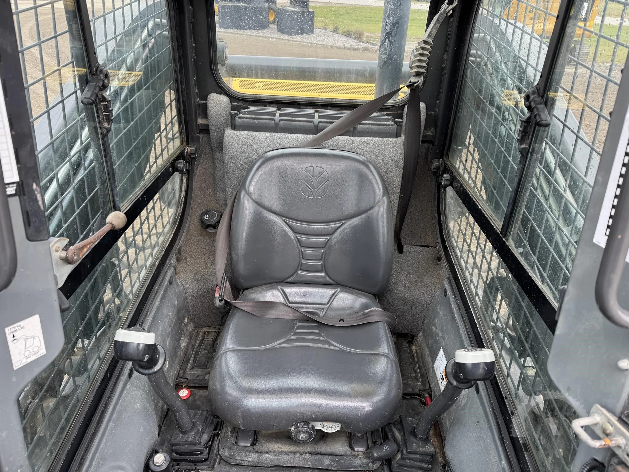 2016 New Holland L228 Wheel Skid Steers Hours 3,809 - Image 6