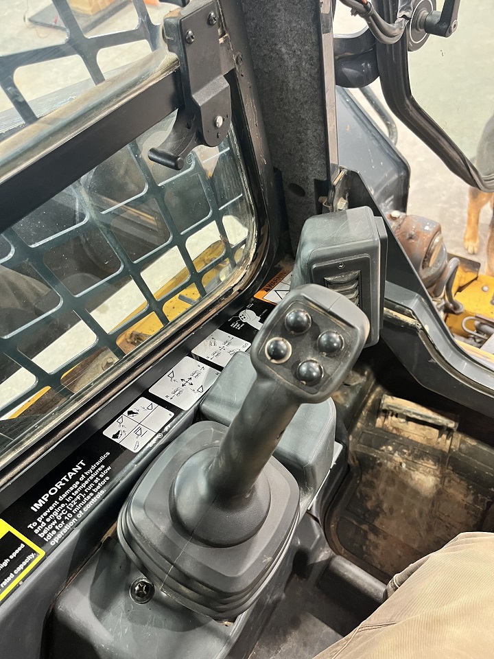 2018 John Deere 333G Skid Steer - Image 8
