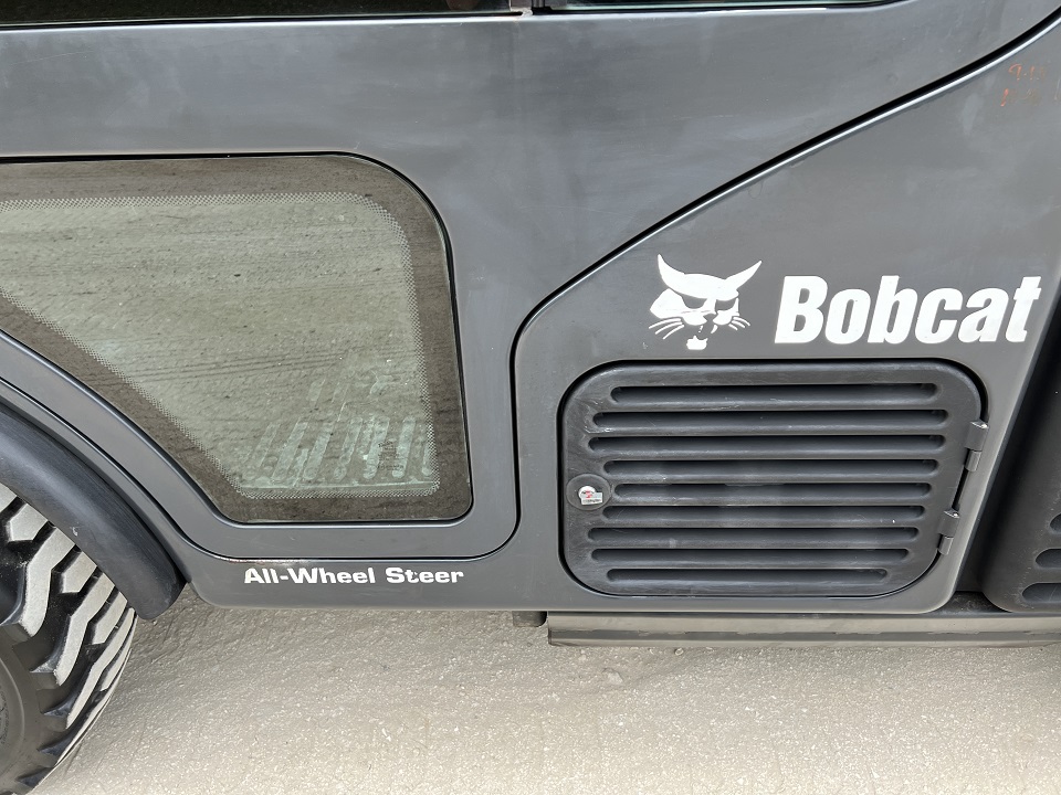 2014 Bobcat Skid Steers Toolcat 5600 4X4 - Image 19