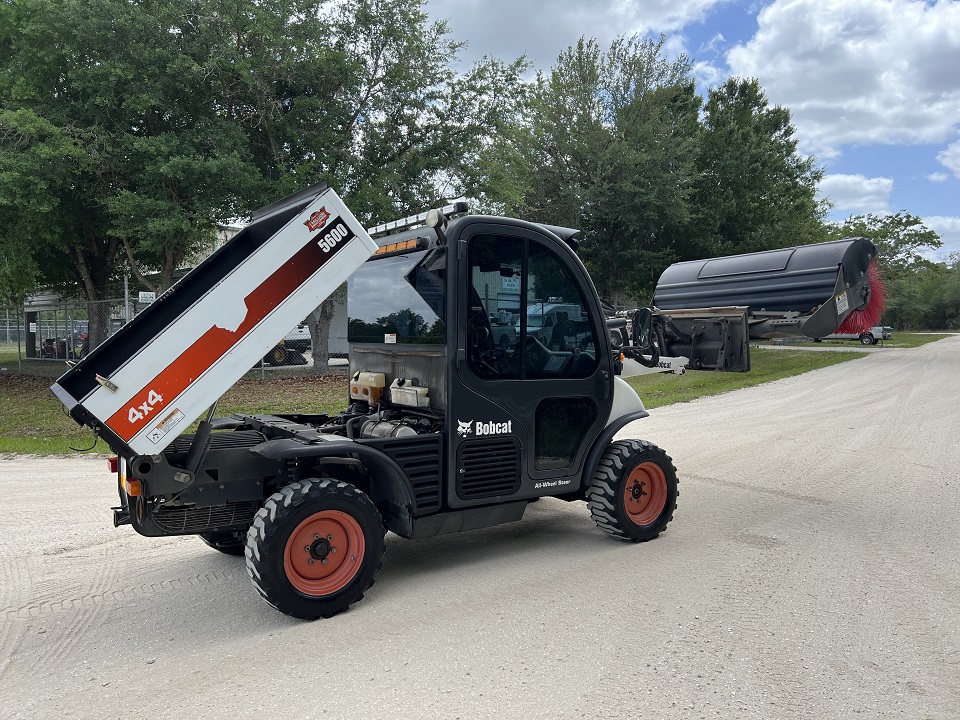2014 Bobcat Skid Steers Toolcat 5600 4X4 - Image 16