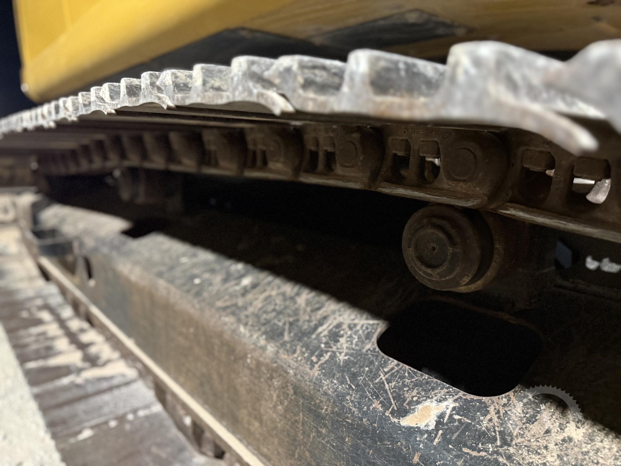 2019 Deere 250G LC Crawler Excavators - Image 53