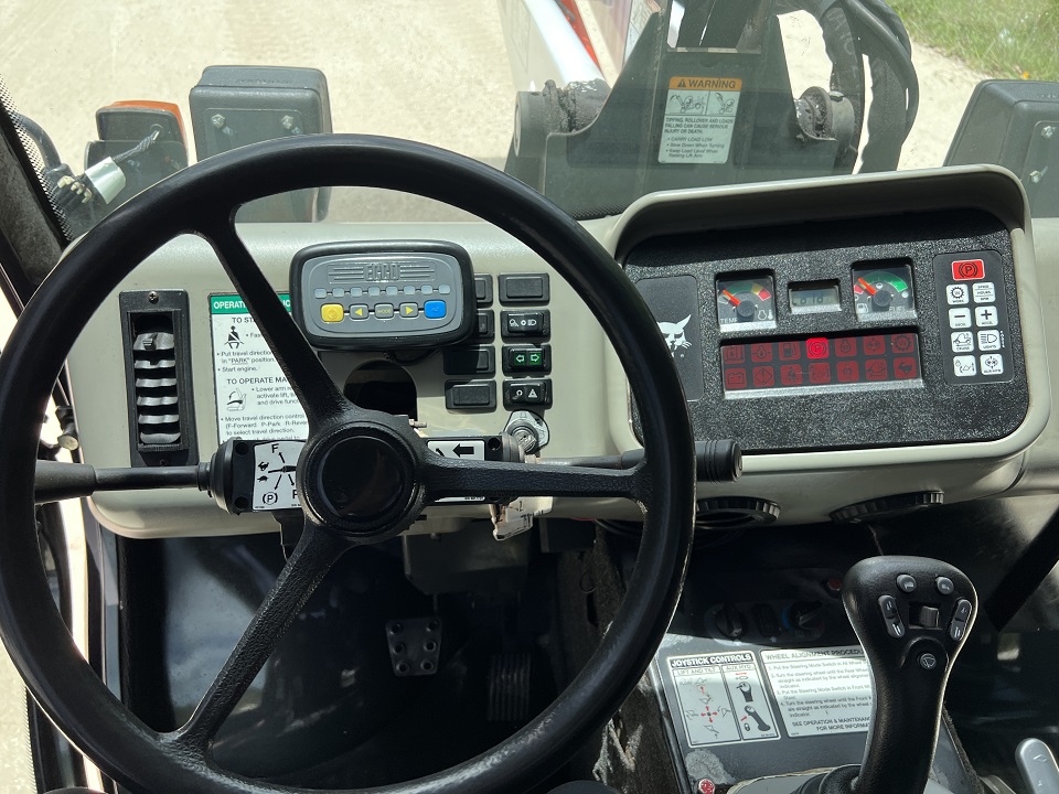 2014 Bobcat Skid Steers Toolcat 5600 4X4 - Image 42