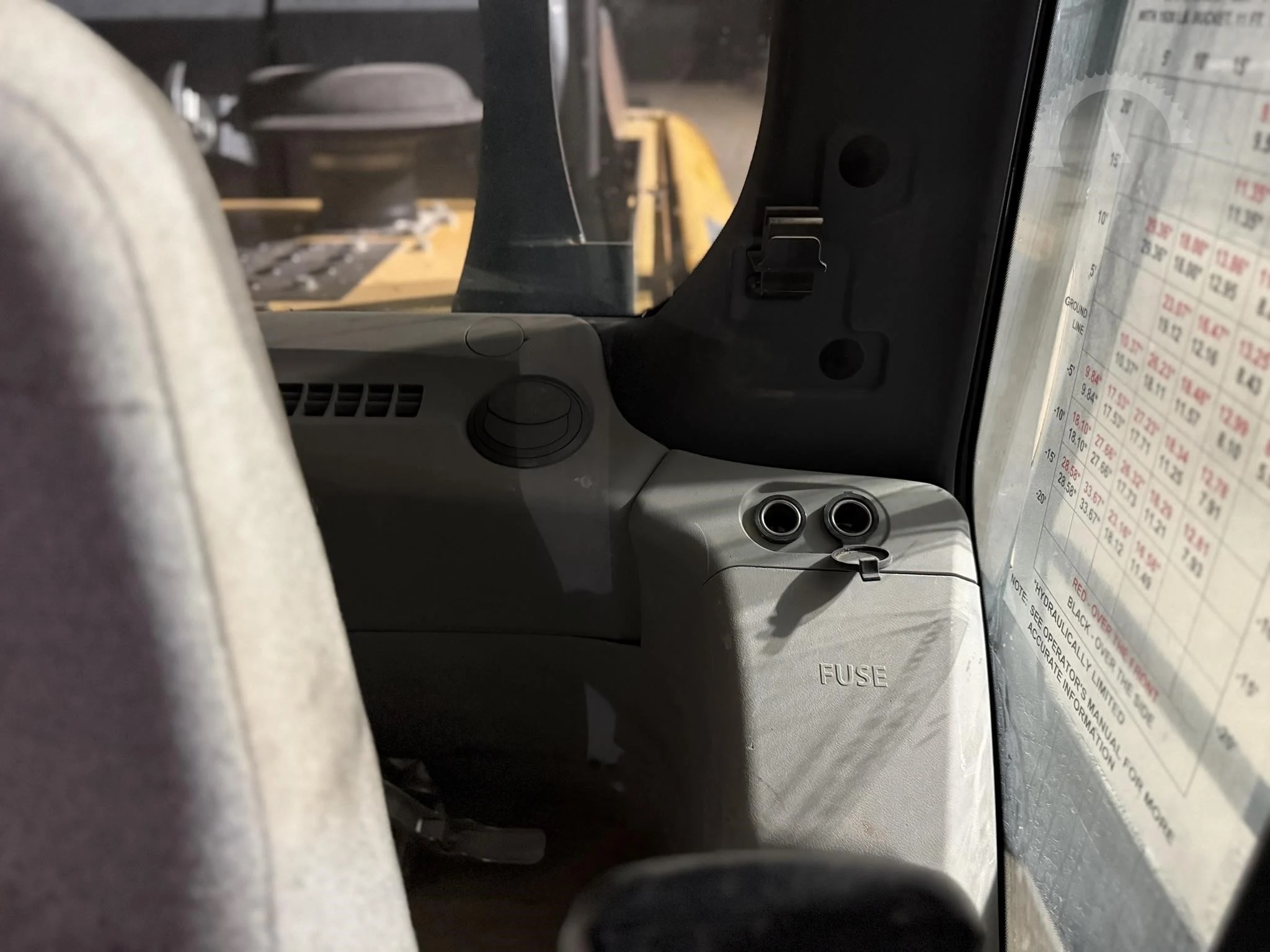 2019 Deere 250G LC Crawler Excavators - Image 9