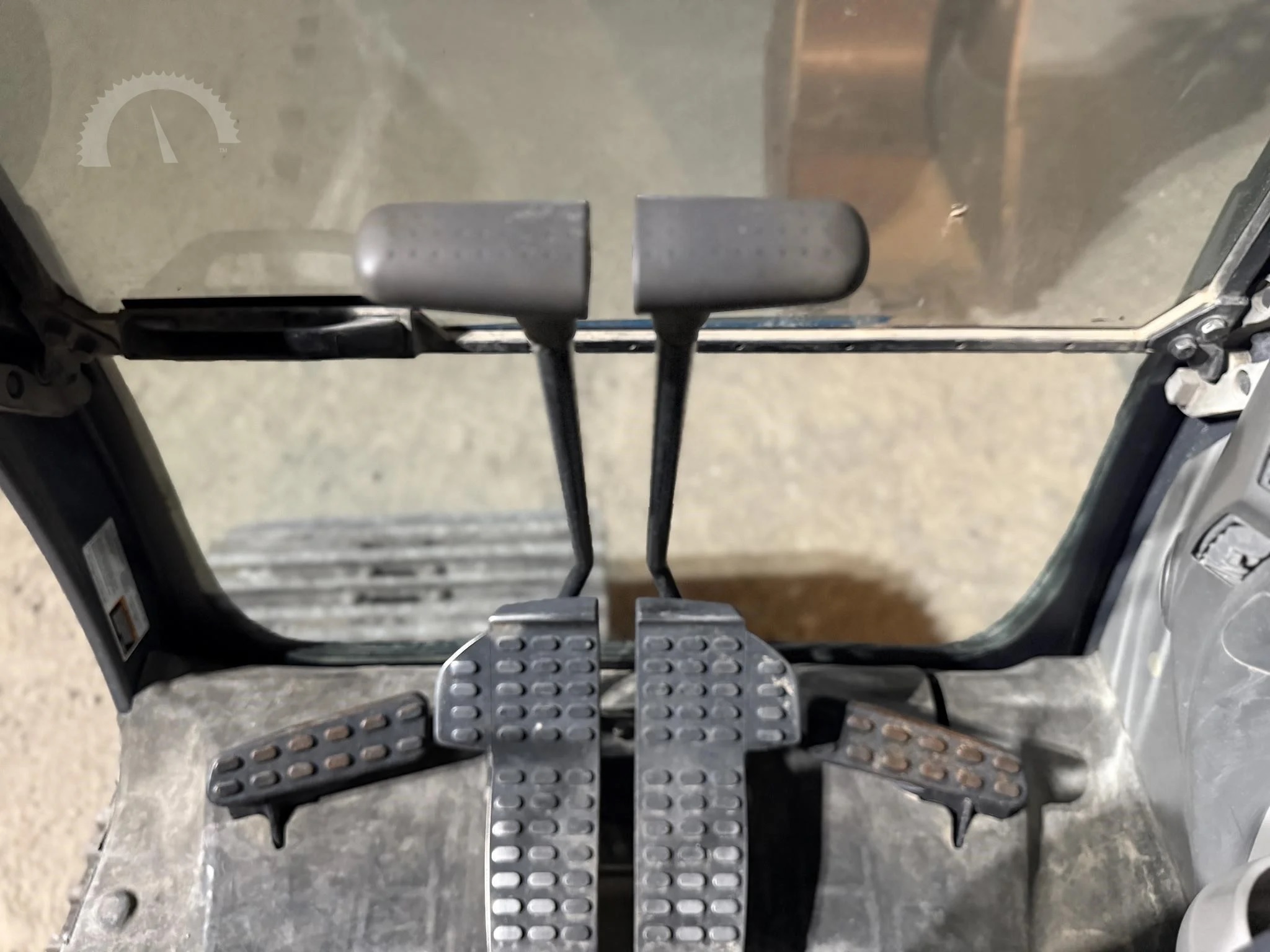 2019 Deere 250G LC Crawler Excavators - Image 4