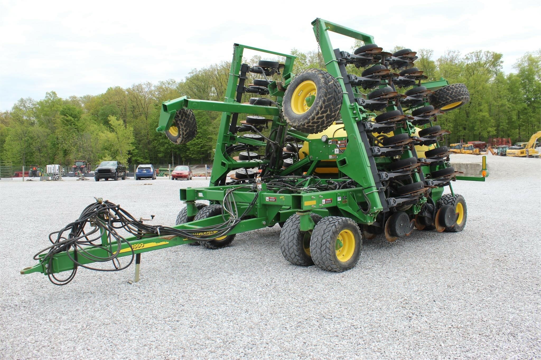 2012 John Deere 1990 Air Seeder - Image 2