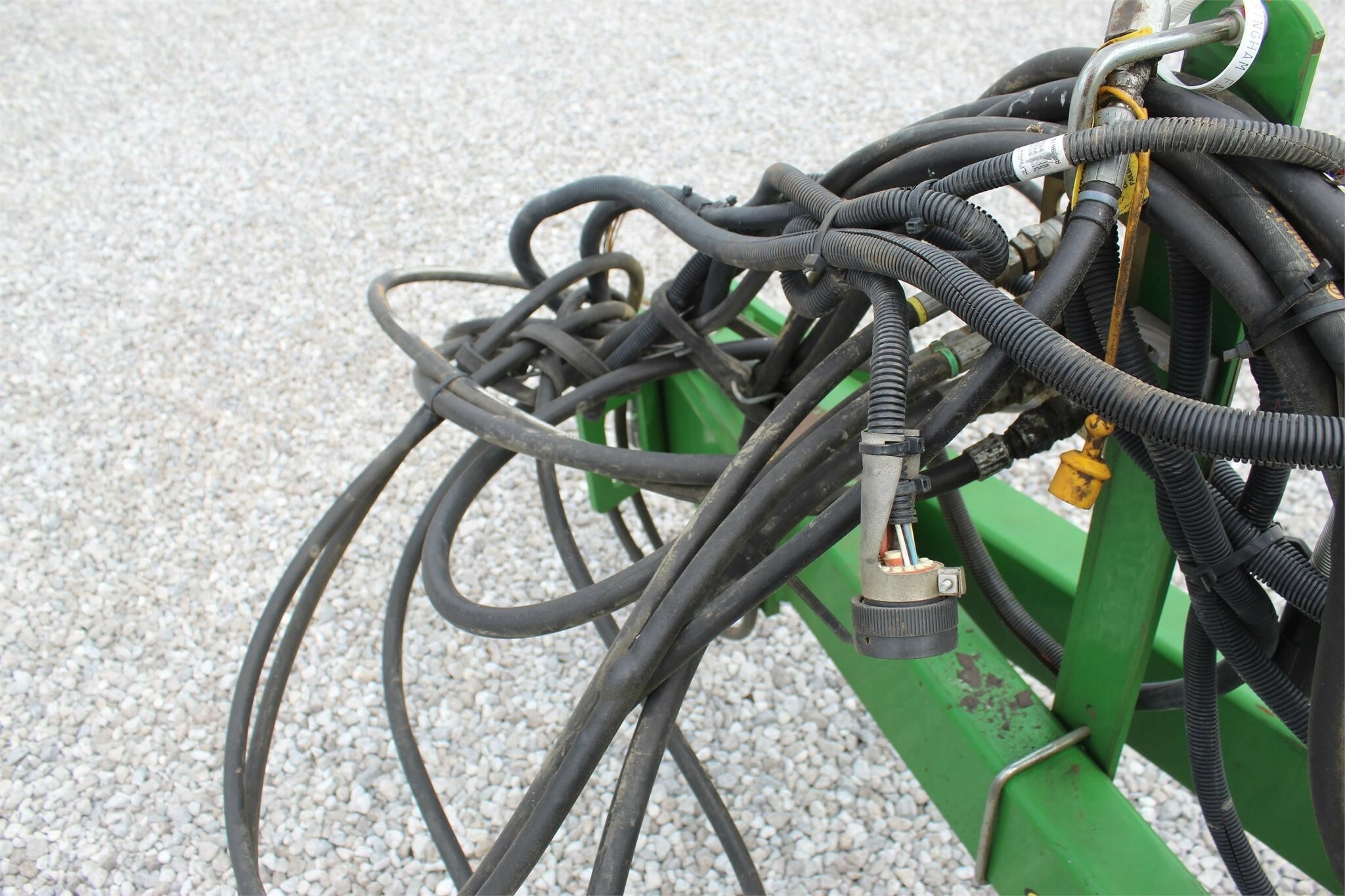 2012 John Deere 1990 Air Seeder - Image 12