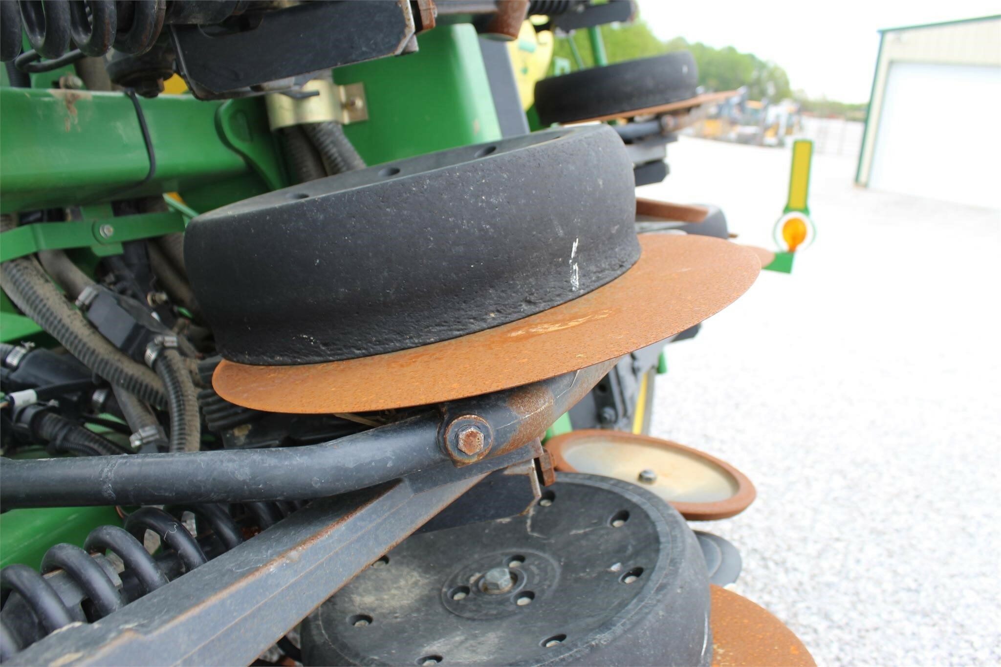 2012 John Deere 1990 Air Seeder - Image 19