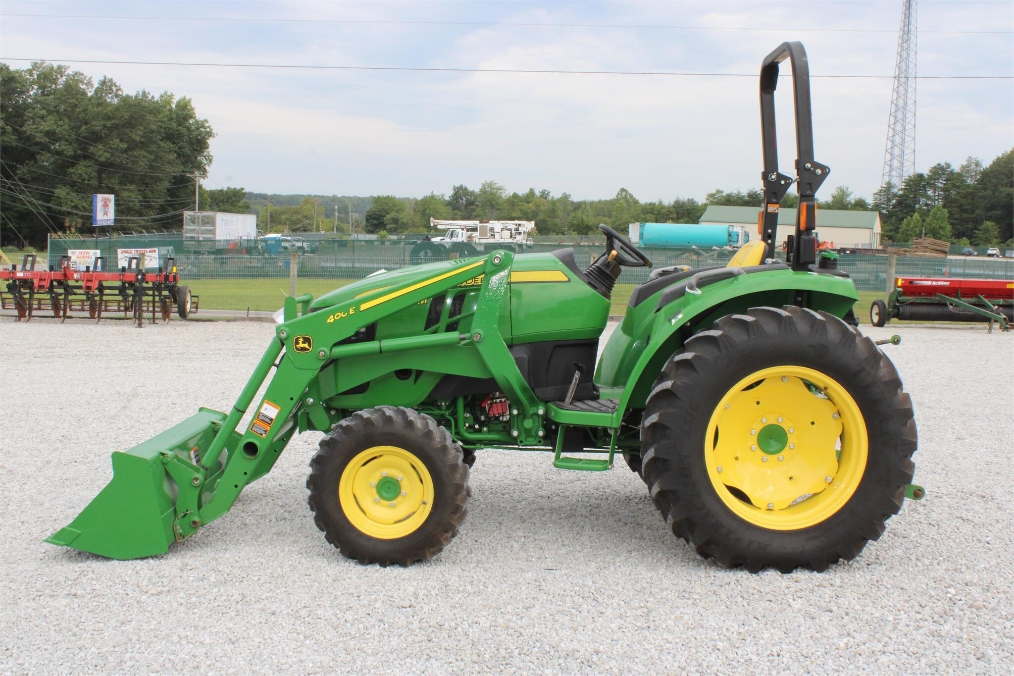2019 John Deere 4044M Tractor 247 hours - Image 3