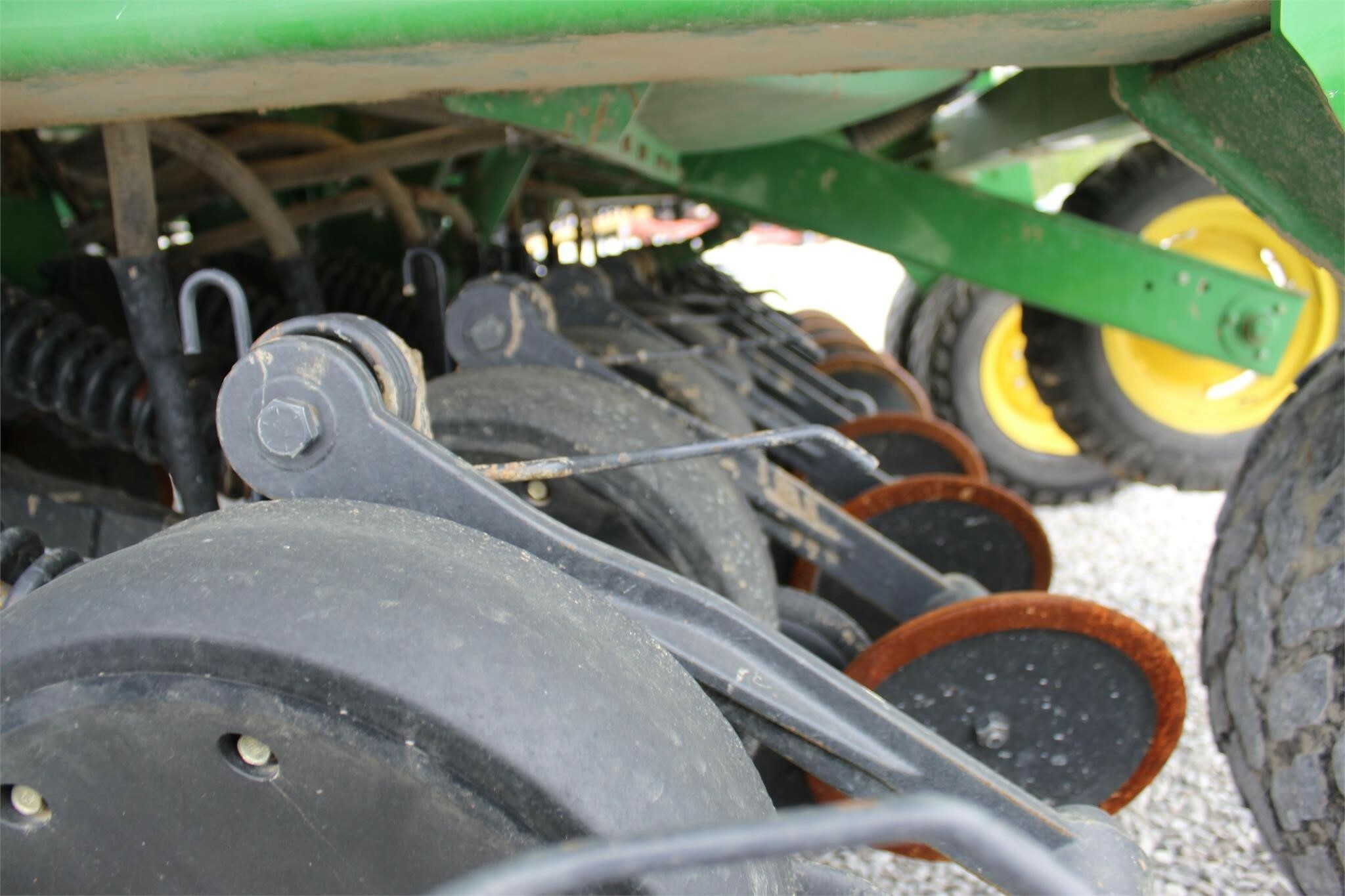 2012 John Deere 1990 Air Seeder - Image 23