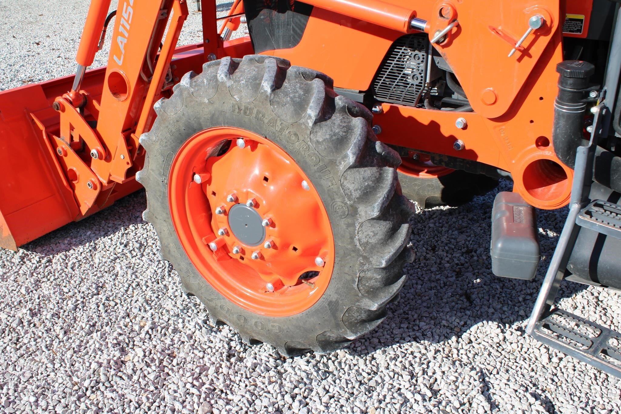 2017 Kubota M7060D Tractor 413 hours - Image 24