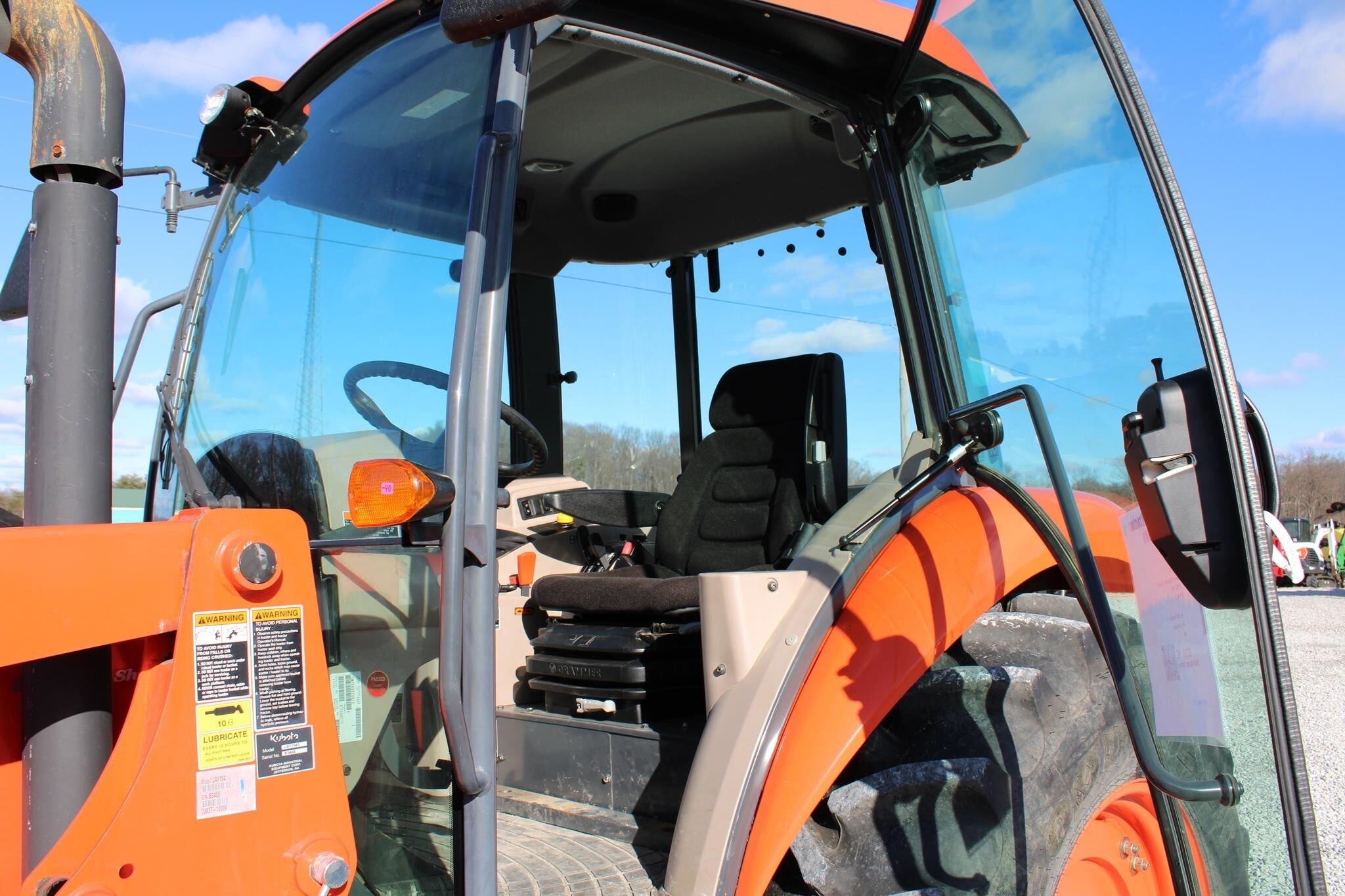2017 Kubota M7060D Tractor 413 hours - Image 28