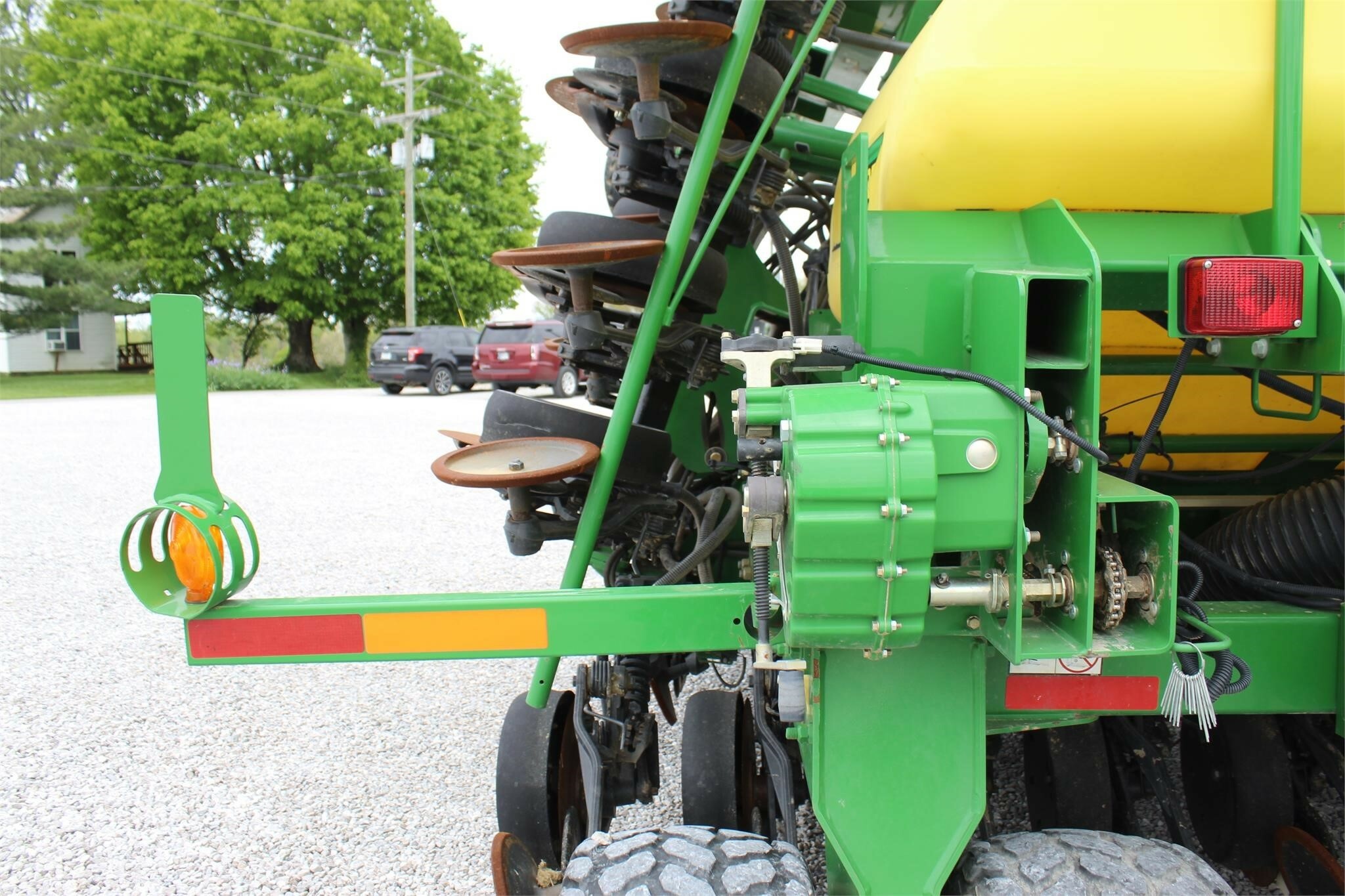 2012 John Deere 1990 Air Seeder - Image 29