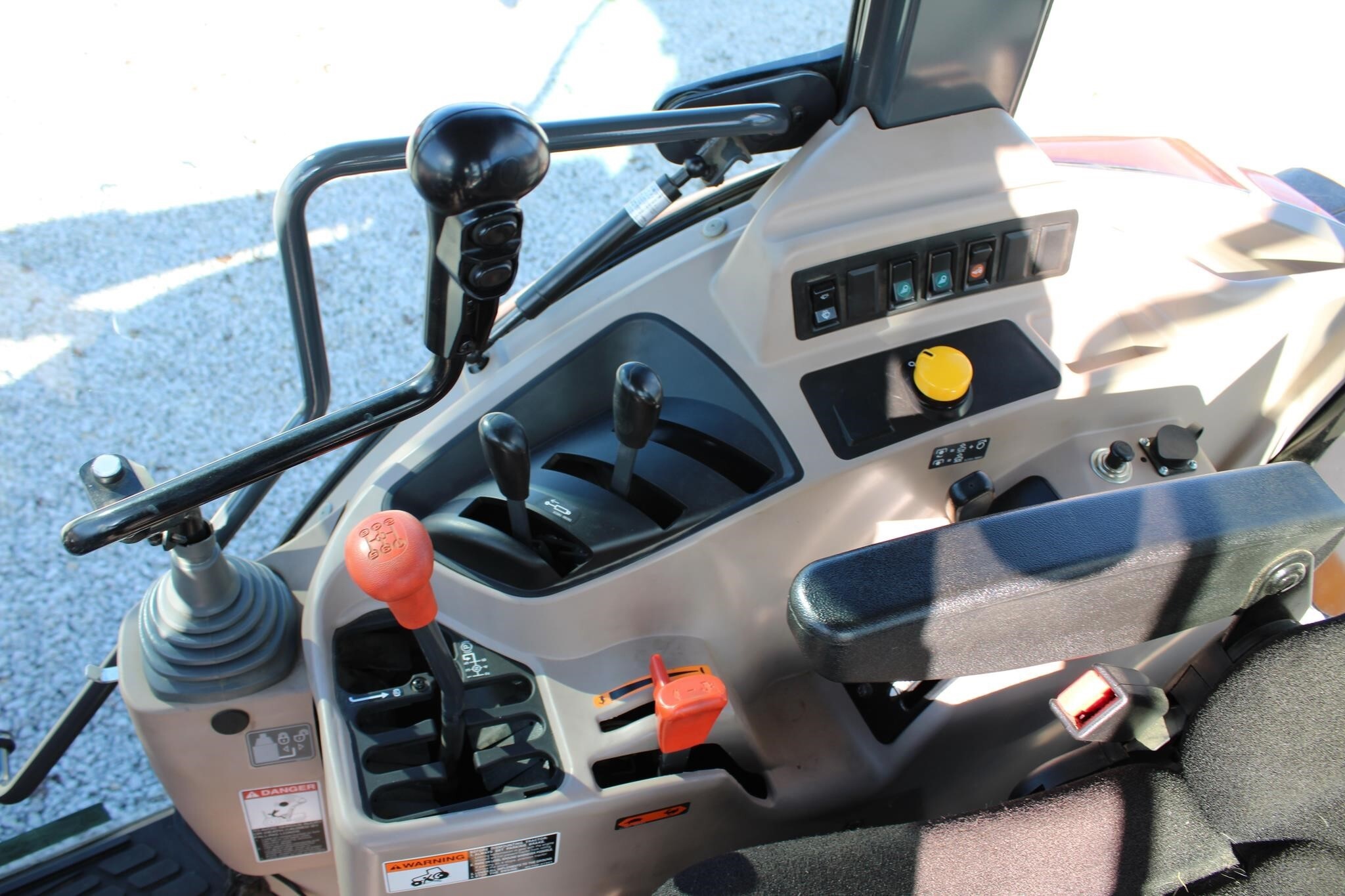 2017 Kubota M7060D Tractor 413 hours - Image 32