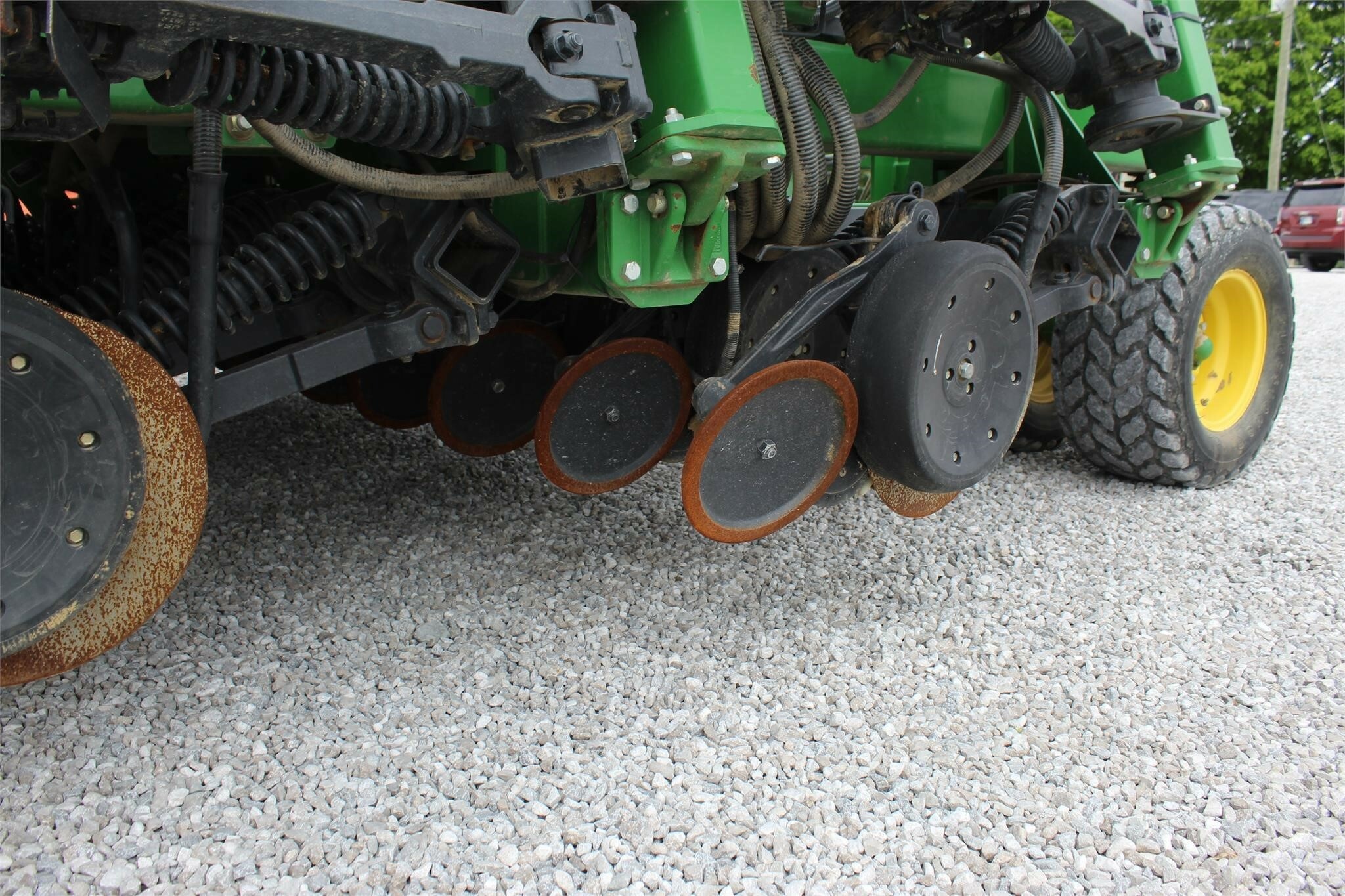 2012 John Deere 1990 Air Seeder - Image 33