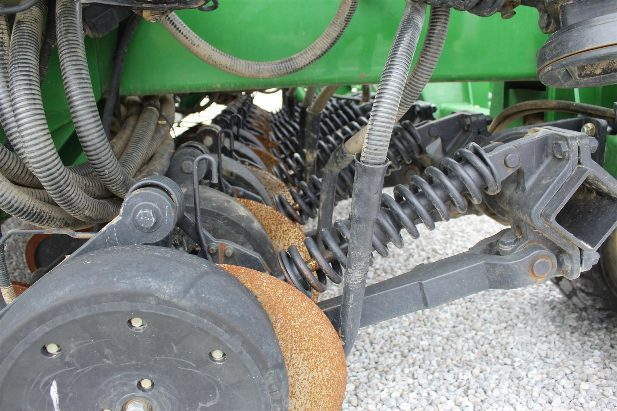 2012 John Deere 1990 Air Seeder - Image 34