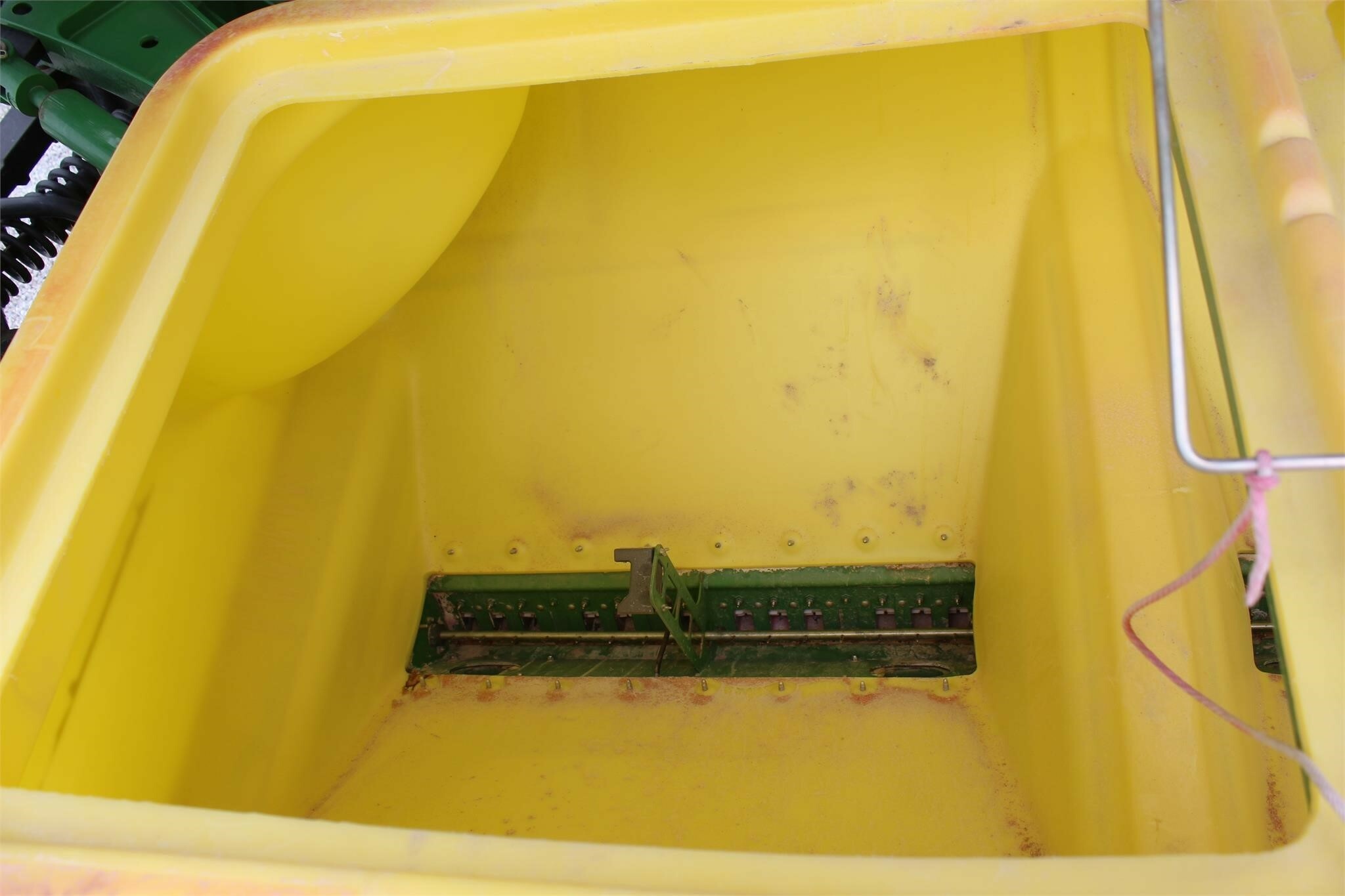 2012 John Deere 1990 Air Seeder - Image 39